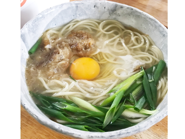 月見うどんてシンプルかつおいしくて、最強じゃないでしょうか