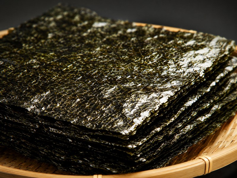 黒く艶やかな焼海苔