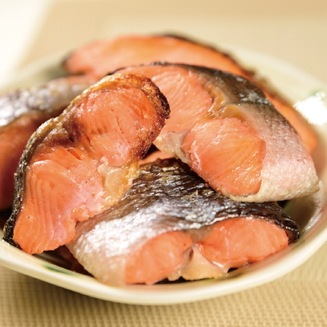 チリ産銀鮭1kg切り落とし　天満大阪昆布 